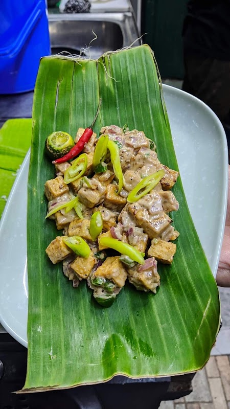 La’ Mesa kamayan