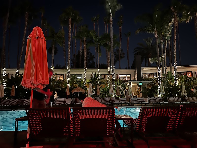 Tropicana Pool & Café