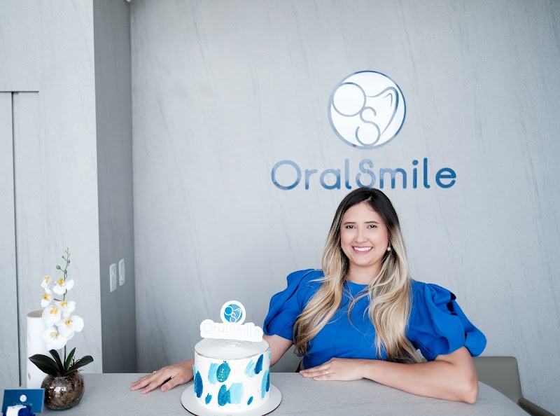 Dra Bruna Soares - Dentista em São Luís - Clareamento Dental - foto 1