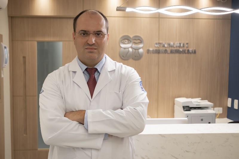 Dr. Renato Garcia | Oftalmologista Especialista Catarata / Refrativa em São Paulo