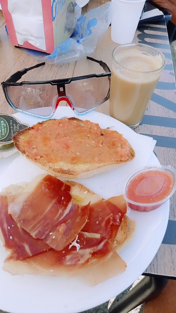 Cafetería Pastelería Heladería La Alacena