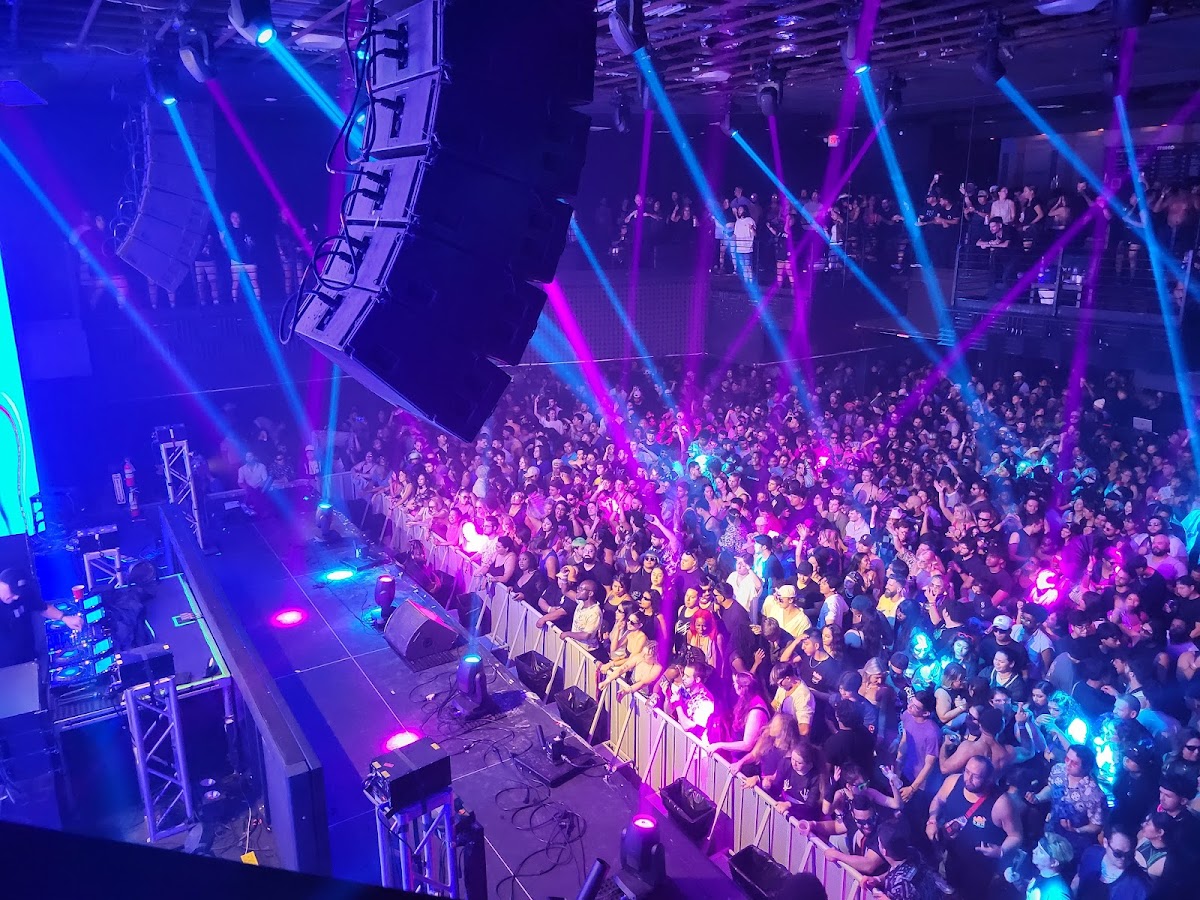 Stereo Live: Google Places image 2
