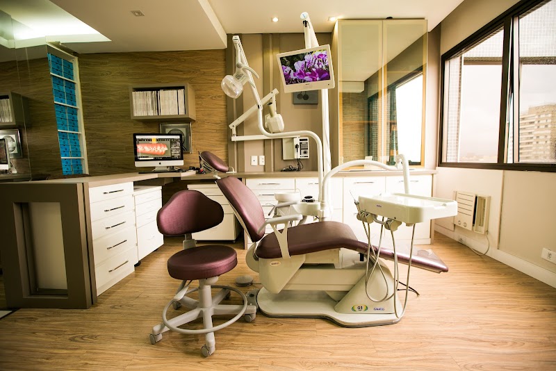 Dra Ana Lorenzon e Dra Karin Freund Ortodontia - foto 2