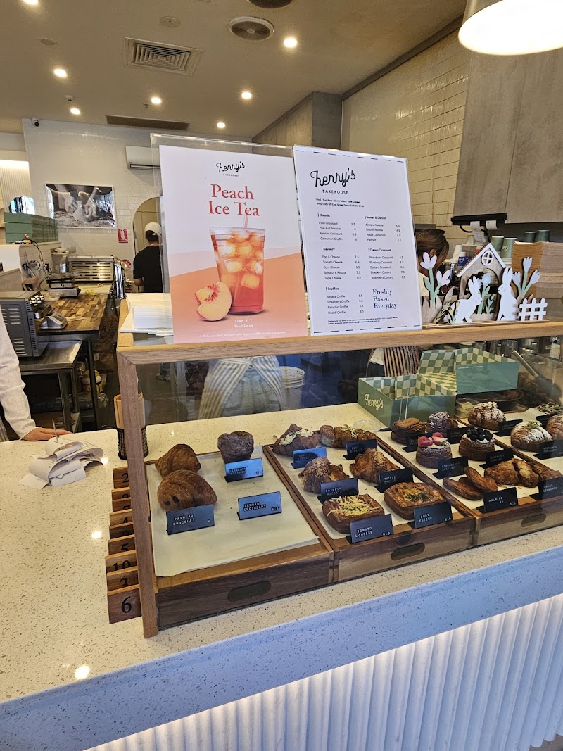 Henry's Bakehouse photo 3