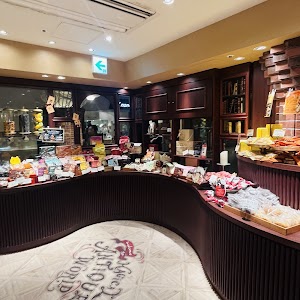 ハートブレッドアンティーク イクスピアリ店