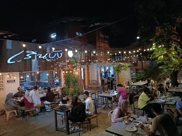 เรินบัง Bistro - Rernbang Bistro - Photo 1
