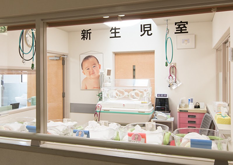 まり子レディースクリニックの外観