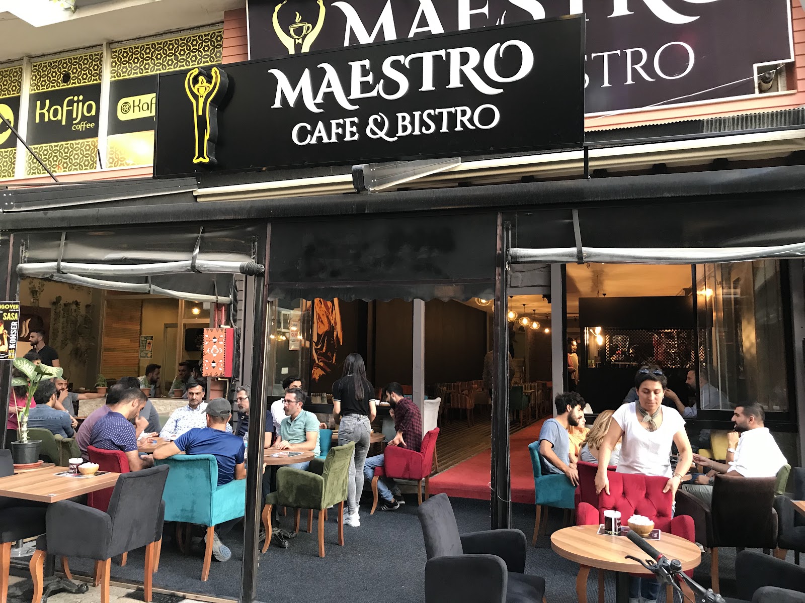 Maestro Bistro mekanı