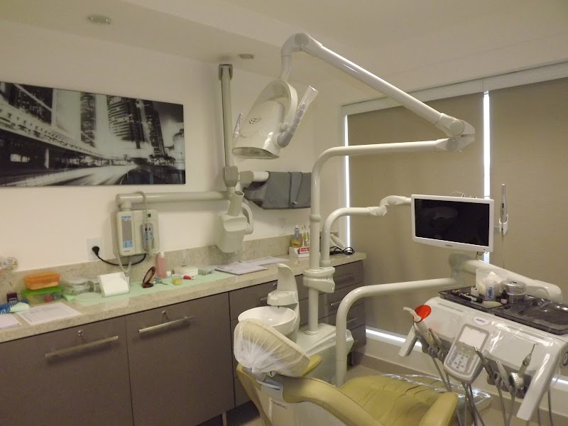 ORTHOCLINIC Clinica odontológica / Ortodontia - foto 2