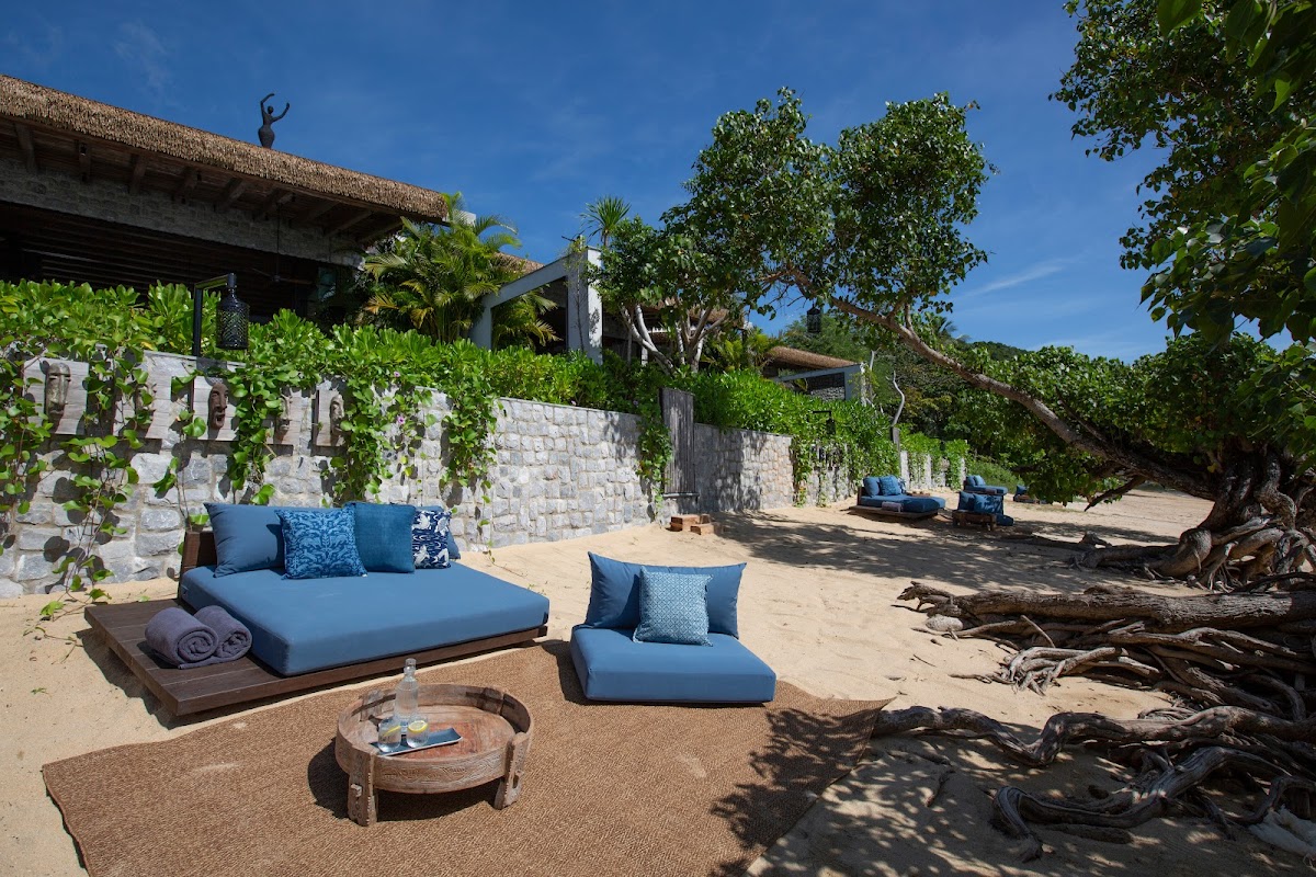 Clay Beach Samui Luxury Beachfront Pool Villa - Photo 2