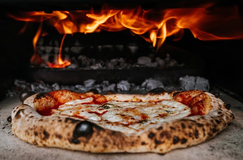 Storia on Queen photo 2