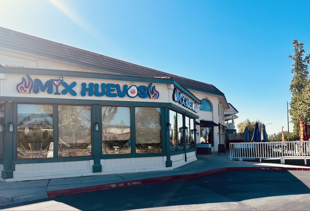 Mix Huevos – Breakfast & Lunch