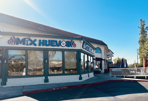 Mix Huevos – Breakfast & Lunch