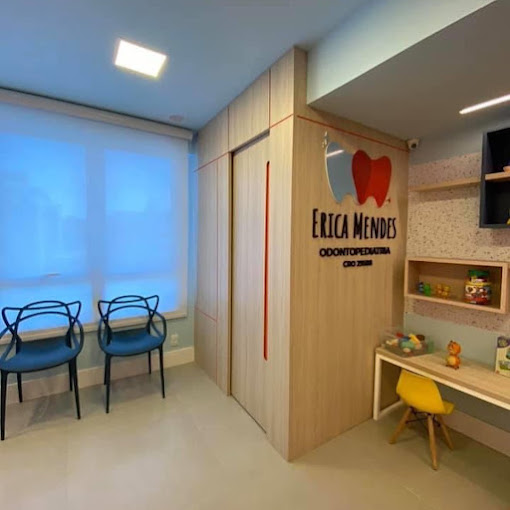 Dentista Dra. Erica Mendes Odontopediatria Cabo Frio