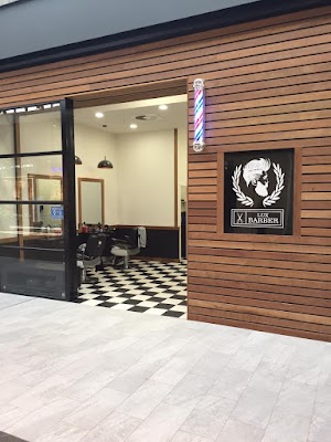 Lux Barber Manor Lakes