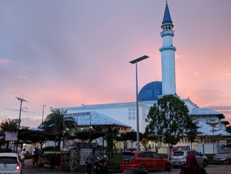 Masjid Jamek Tun Hussein Onn photo 2