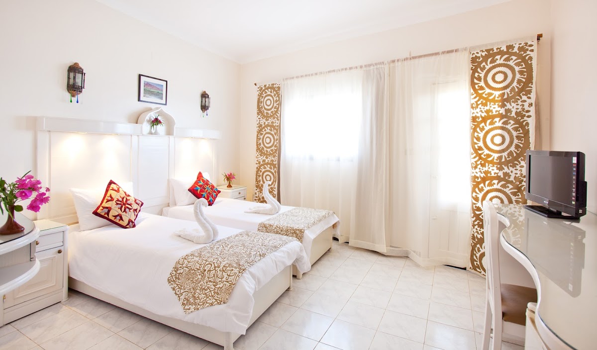 Coral Coast Hotel — 3