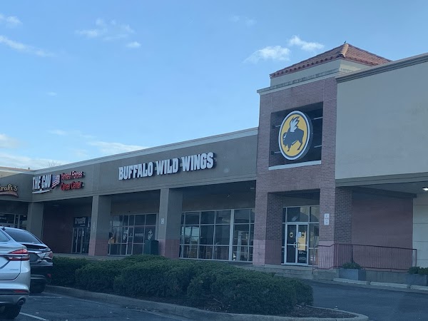 BUFFALO WILD WINGS #35 exterior
