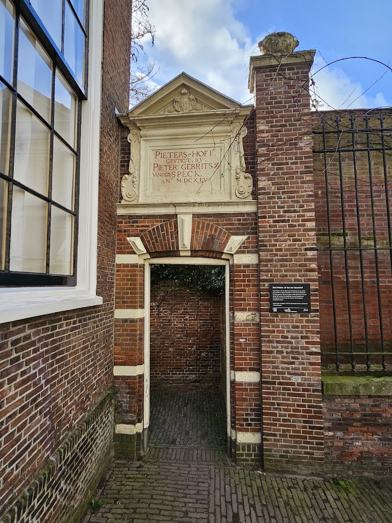Sint Pieters van der Speckhofje