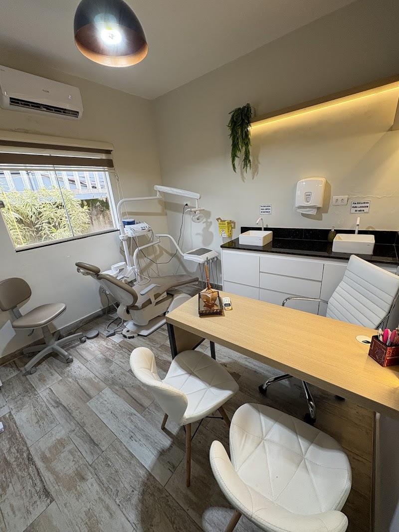 Dra. Ana Clara Araújo | Dentista em Uberlândia - foto 2