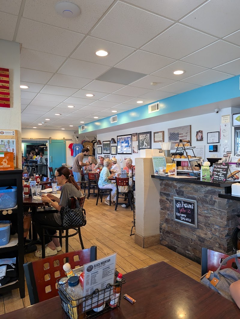 Black Mountain Cafe & Lounge photo 3