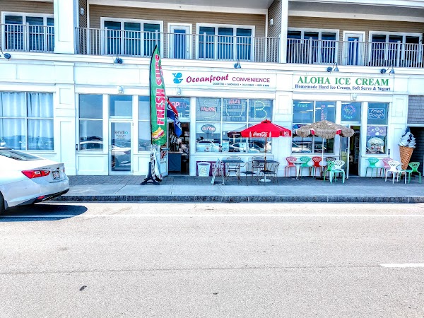Oceanfront Convenience Store & Lola’s Kitchen