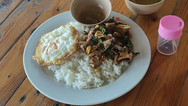 ร่มโพธิ์ไทร ก๋วยเตี๋ยวเนื้อเปื่อย อาหารตามสั่ง - Photo 1