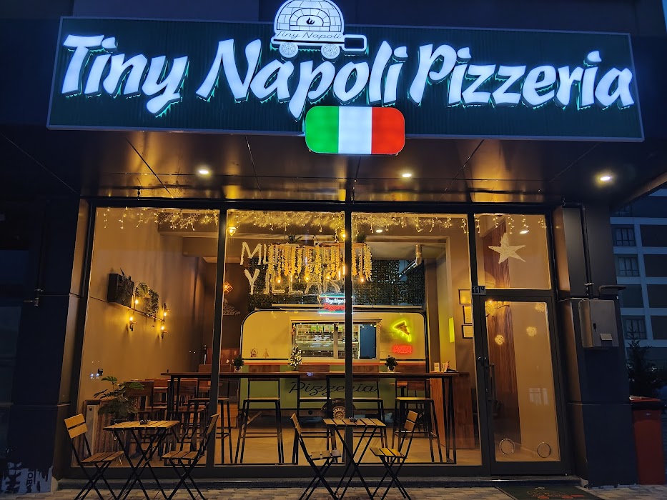 Tiny Napoli Pizzeria fotoğraf 1