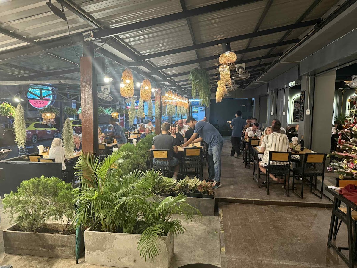 Outdoor Grill & Bar  - Photo 2