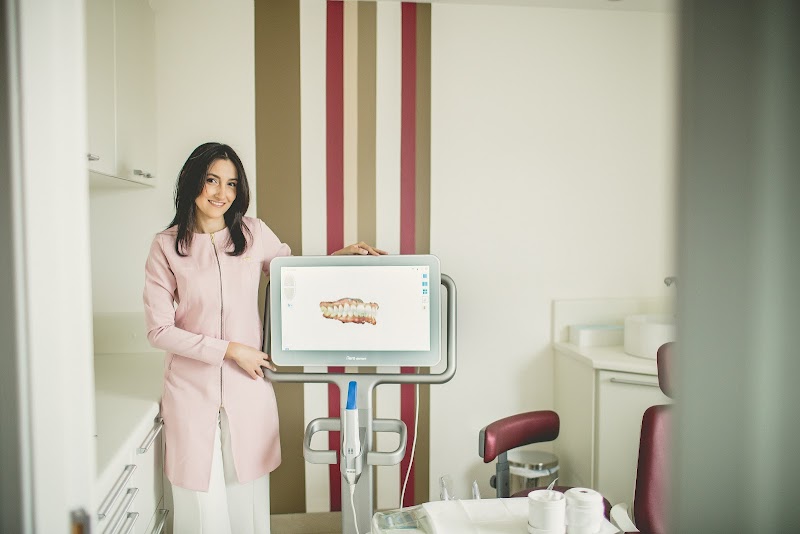 Dra. Juliana Mussa Cury - Ortodontista Invisalign Doctor e Odontopediatra - foto 2