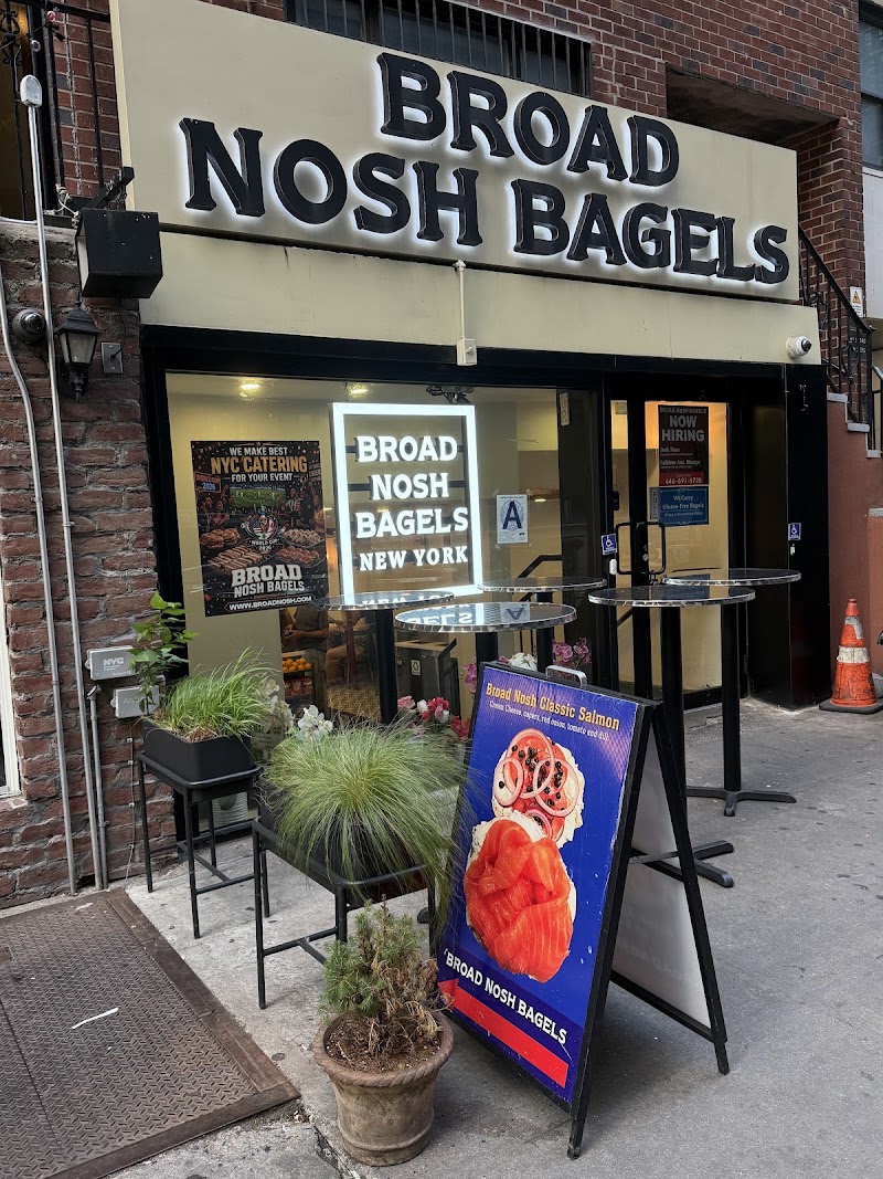Broad Nosh Bagels Deli & Catering 58th Street photo 2