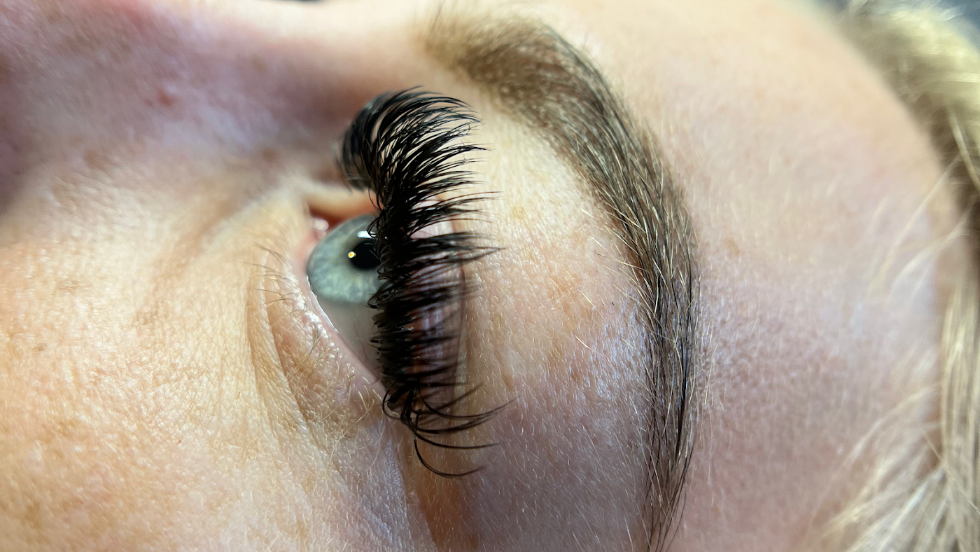 Lash-ology & Spa Cocoa interior