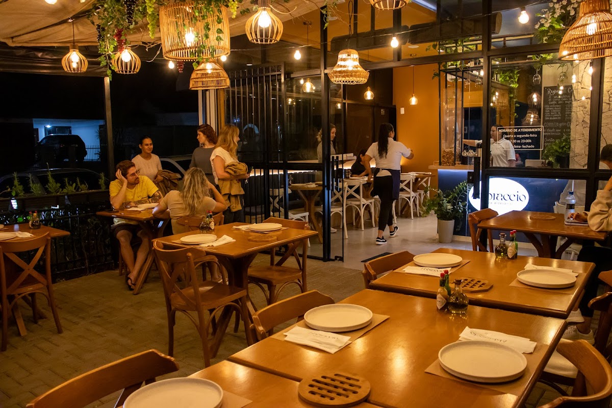 Azzuli by Abbraccio Pizza Artesanal Joinville