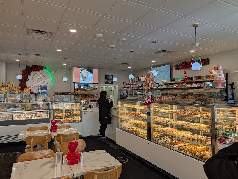 La Roma Pastry Shop photo 4