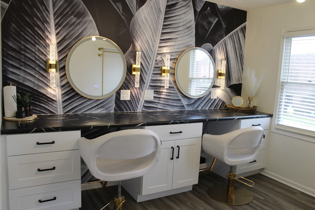 Refined Beauty: Google Places image 3