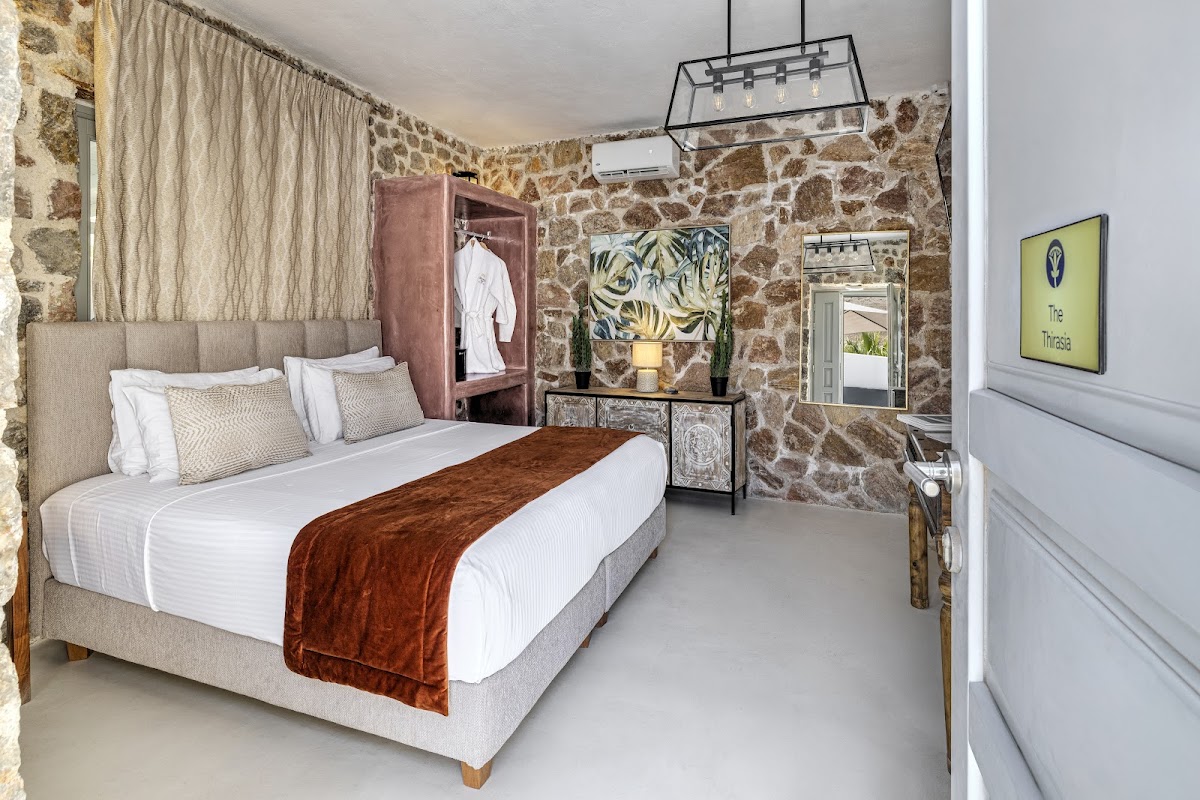 Desiterra Resort Santorini — 3
