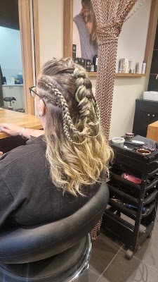 Maxi Care Eyebrows - Chirnside Park photo 3