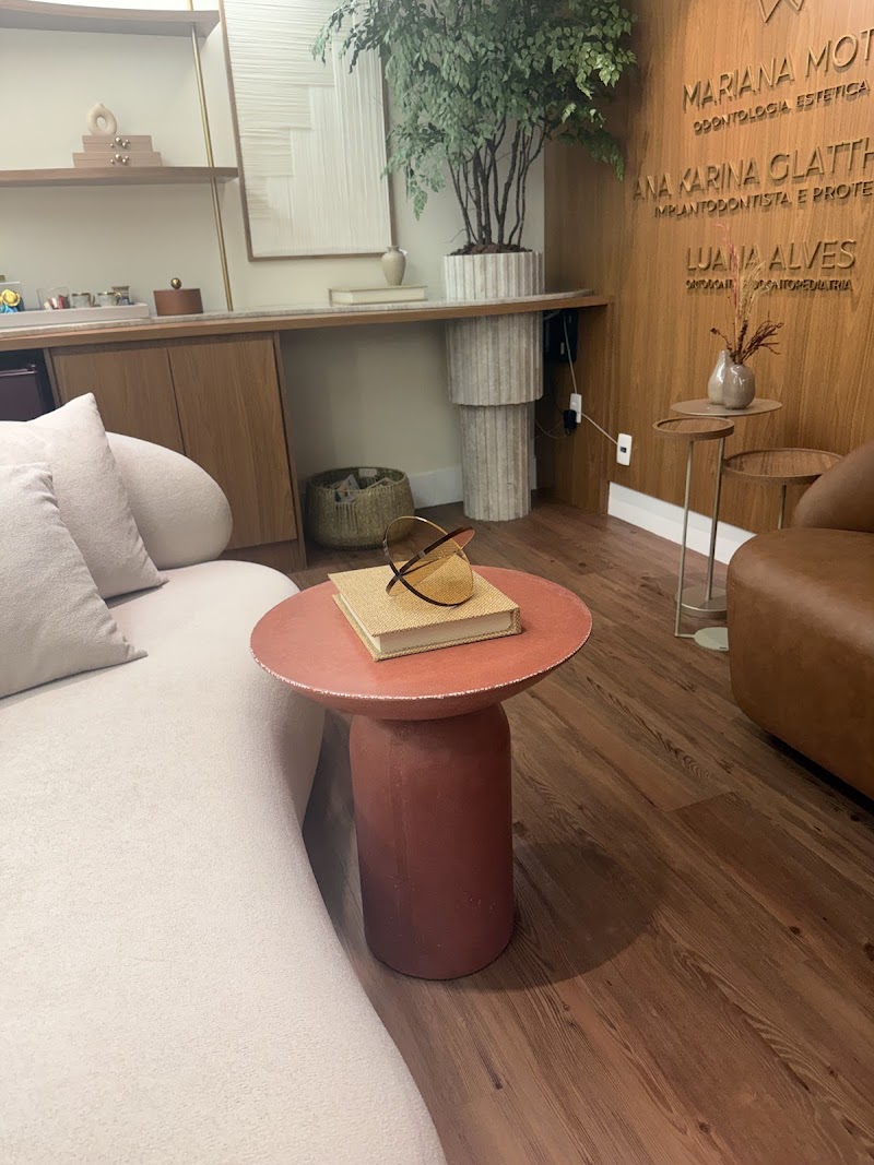 Dra. Ana Karina Glatthardt | Dentista no Leblon-RJ | Implantodontia, Prótese e Cirurgias Gengivais - foto 5