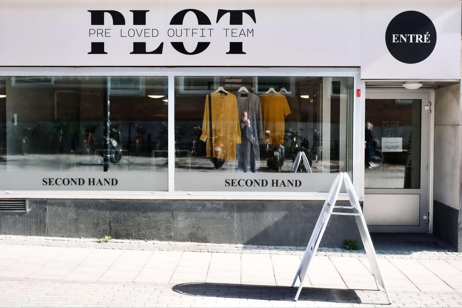 PLOT secondhand