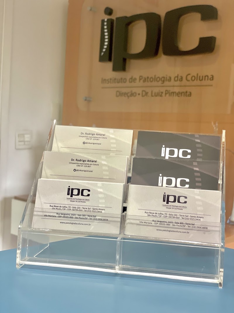 Foto de Médico Ortopedista Especialista em Coluna - Dr. Rodrigo Amaral
