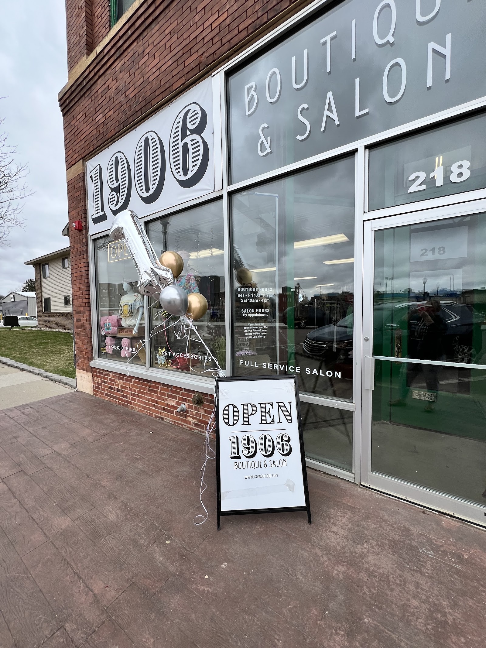 1906 BOUTIQUE & SALON