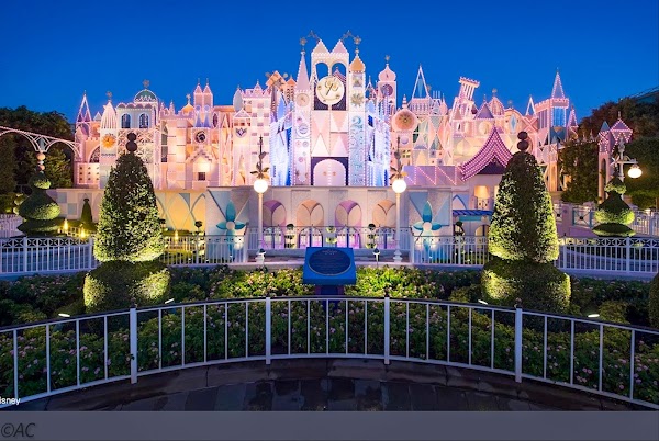 "It's a small world" 1