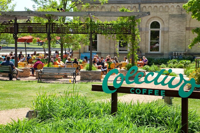 Colectivo Coffee Lakefront photo 3