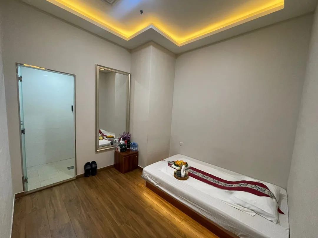 Diamond Mountain Gents Health Club 4