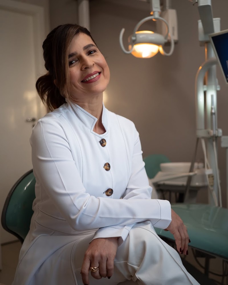 Dra. Ana Amorim - Dentista - Salvador