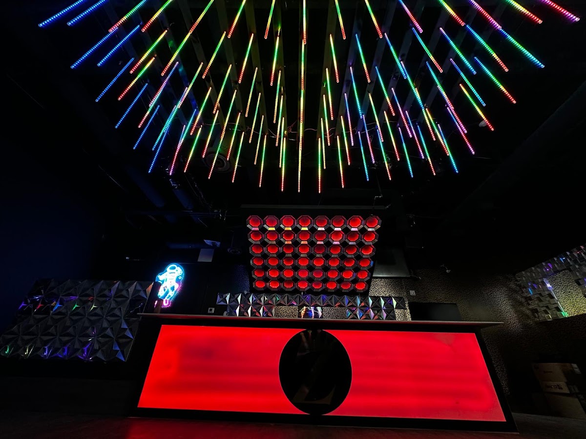 Zillionaires Lounge & Bar