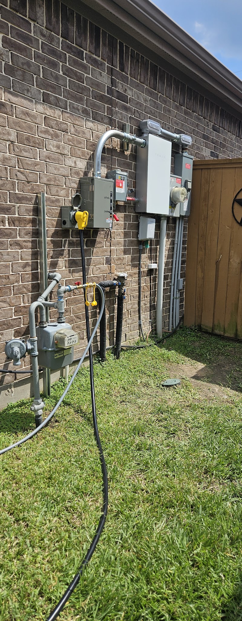 Raw Electrical Services LLC - Electrician in Humble