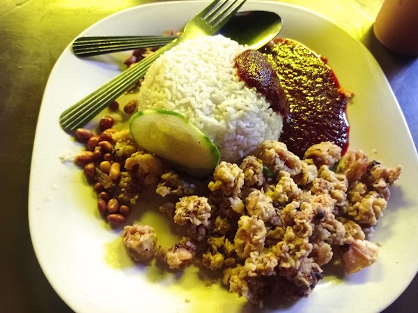 Nasi Lemak Panas Peserai - Photo 1