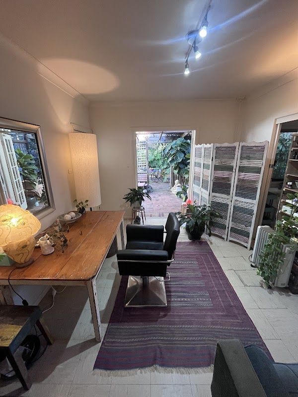 Home Salon Clovelly photo 1