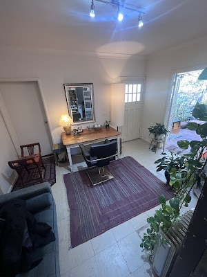 Home Salon Clovelly photo 2